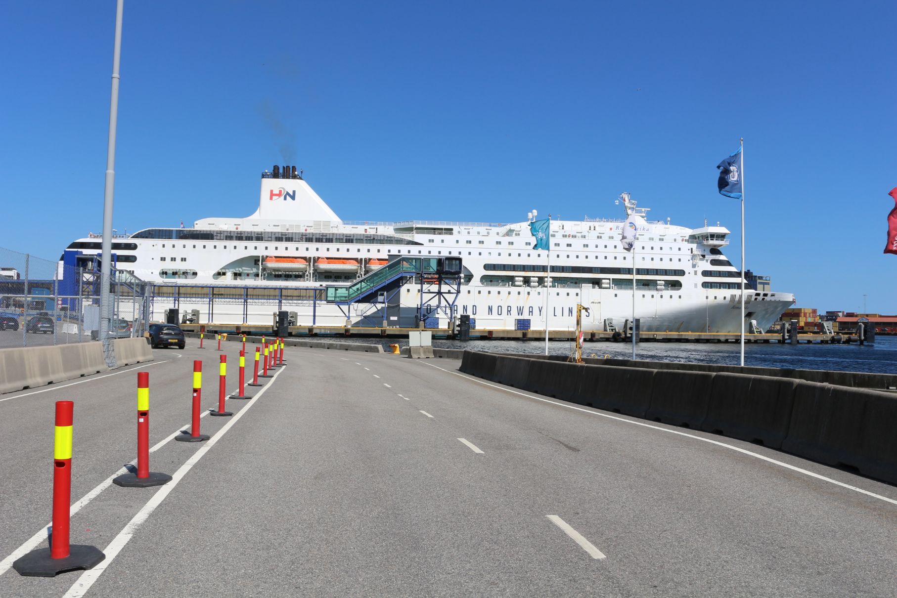 de M/S romantika in de haven van Kristiansand