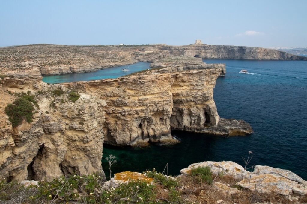 Ferries to Comino