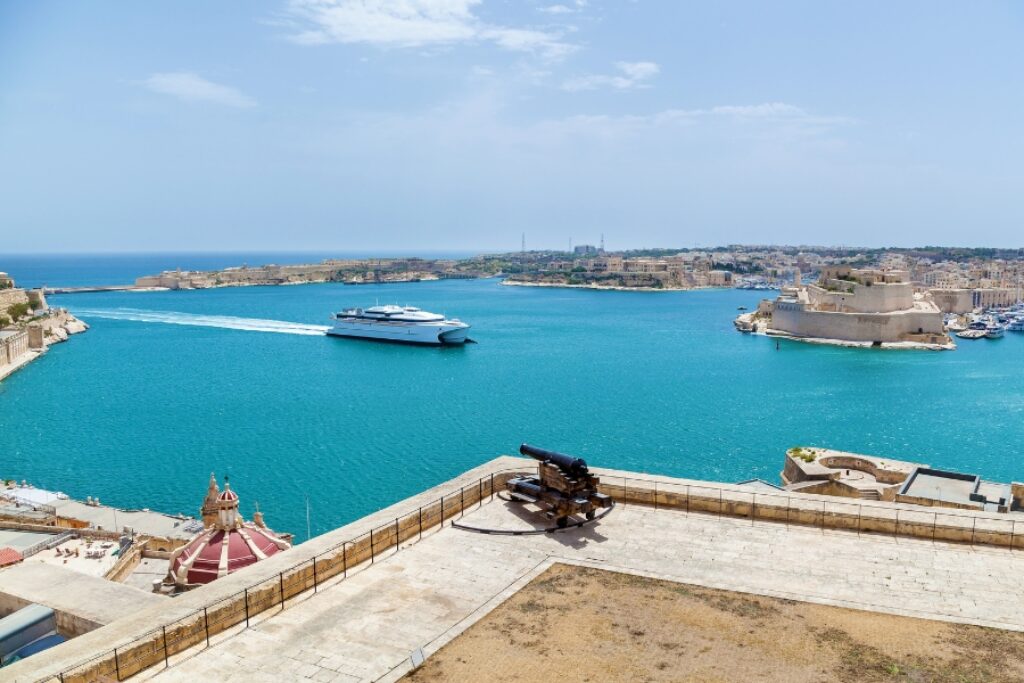 Malta ferry arriving