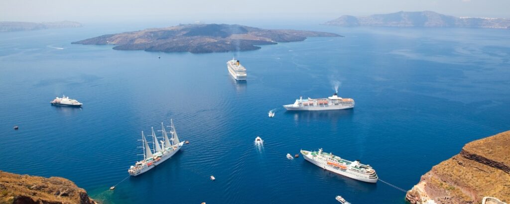 Santorini-Ferry-across-various-ships-1
