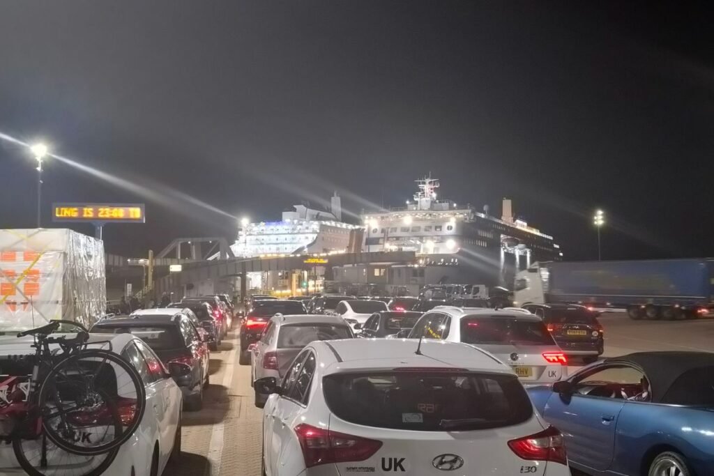 Embarquement de nuit à Portsmouth pour le ferry vers Cherbourg
