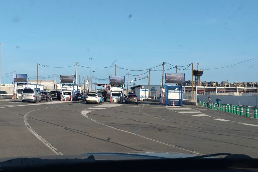 Embarquement à Saint-Malo pour le ferry vers Portsmouth